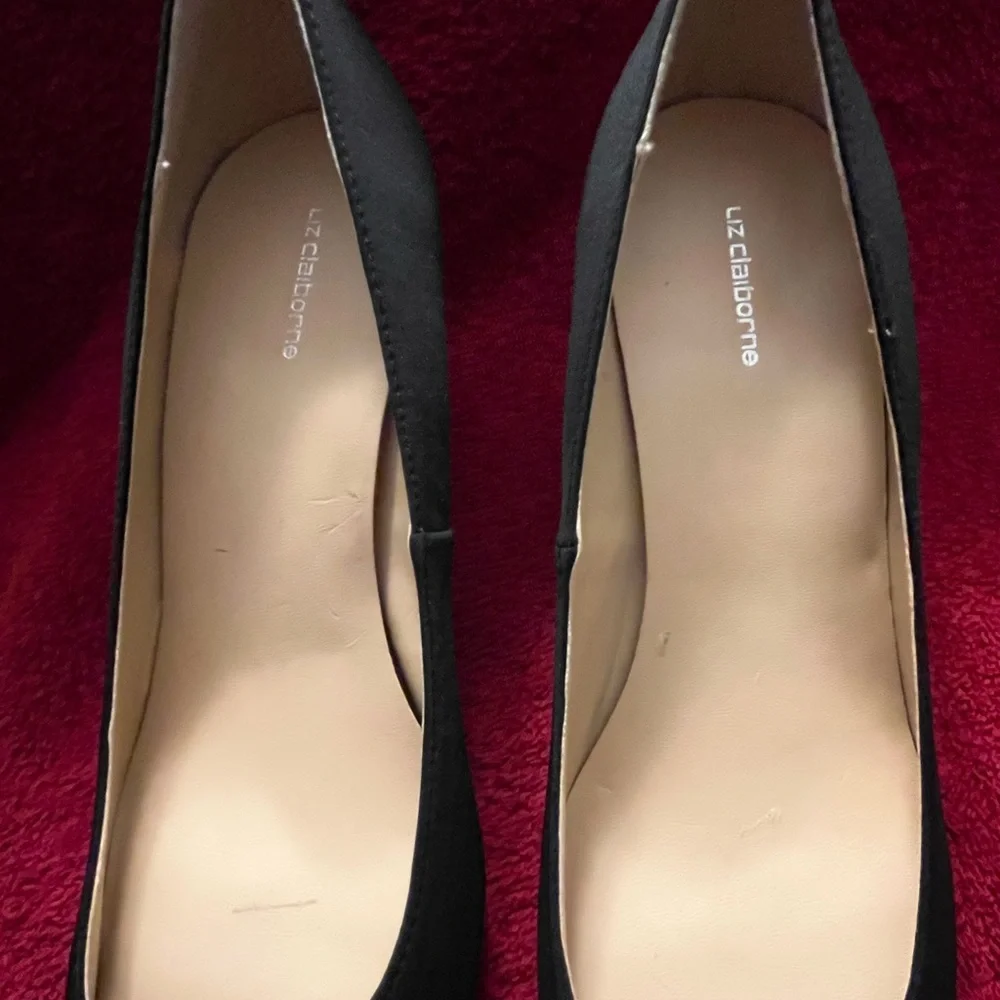 Elegantly Liz Claiborne Black Peep-Toe Heels - Picture 5 of 9